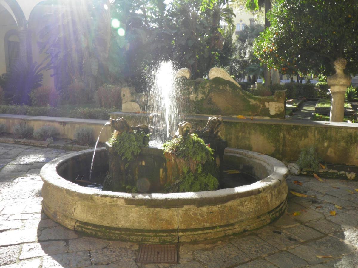 La Stanza Grande Della Luna D'Irene Naples Exterior photo