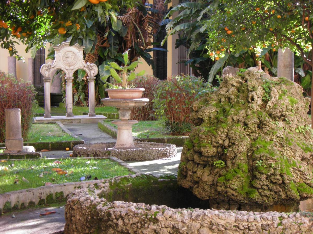 La Stanza Grande Della Luna D'Irene Naples Exterior photo