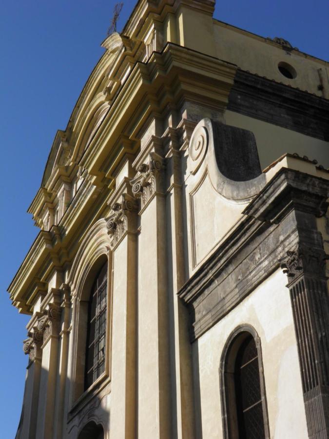 La Stanza Grande Della Luna D'Irene Naples Exterior photo